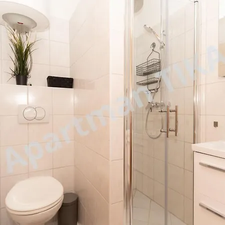 Tika Ciovo Τρογκίρ